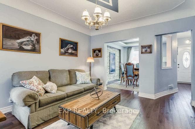 102 Rosslyn Avenue photo 7