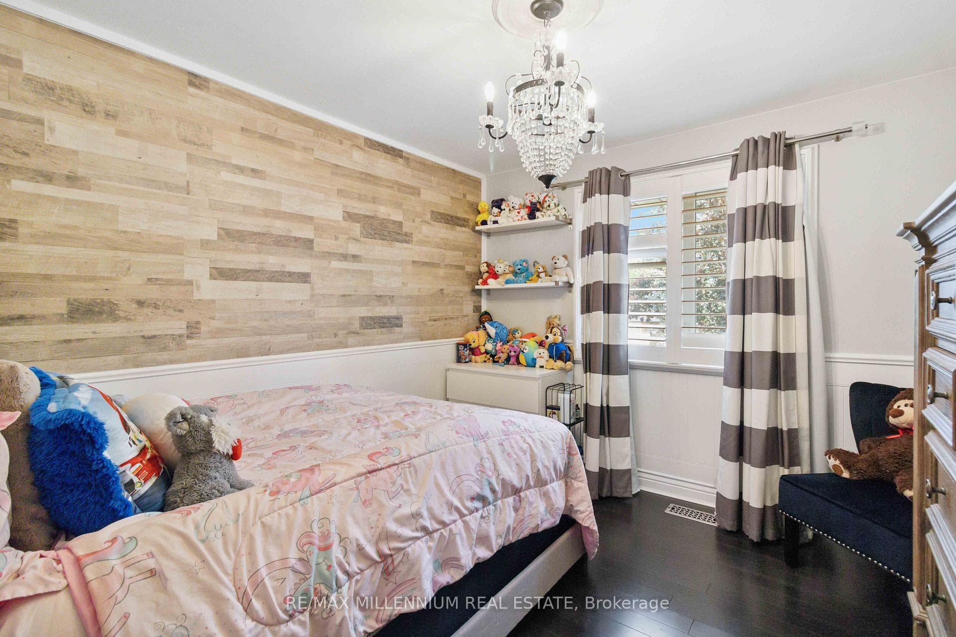 250 Daphne Avenue photo 24