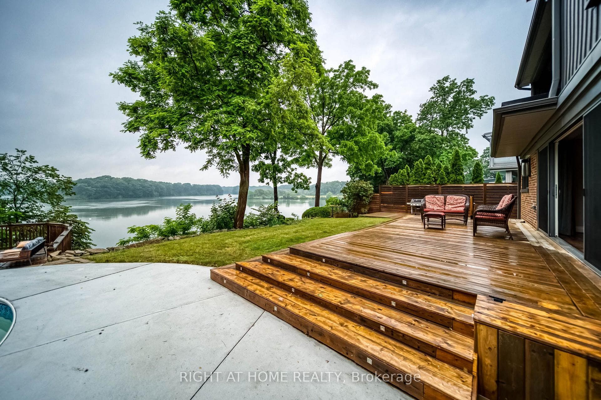 44 ROYAL HENLEY Boulevard photo 39