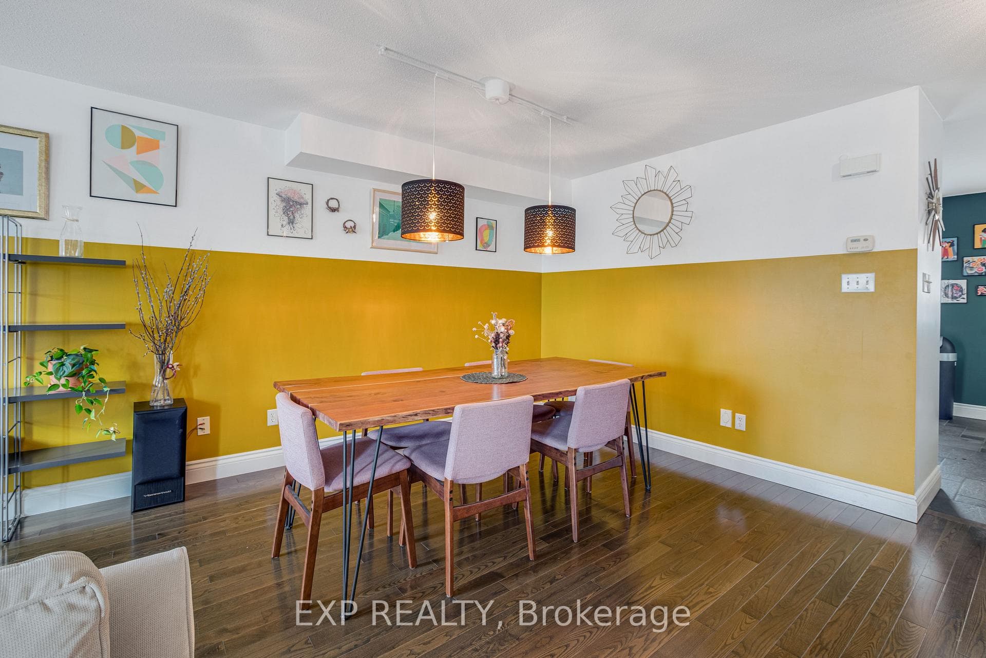 177 Arcola Private photo 14