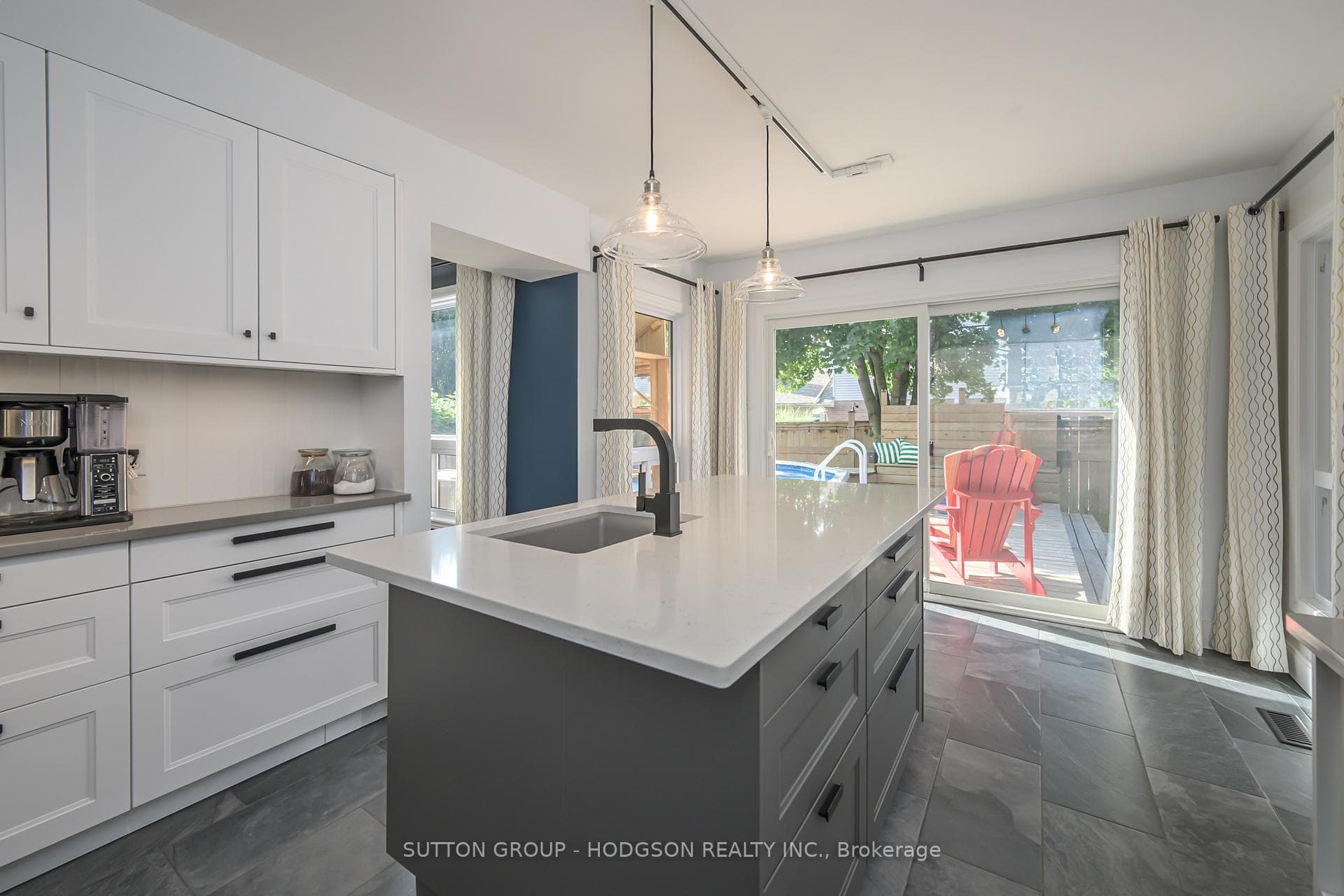 71 Laurel Crescent photo 9