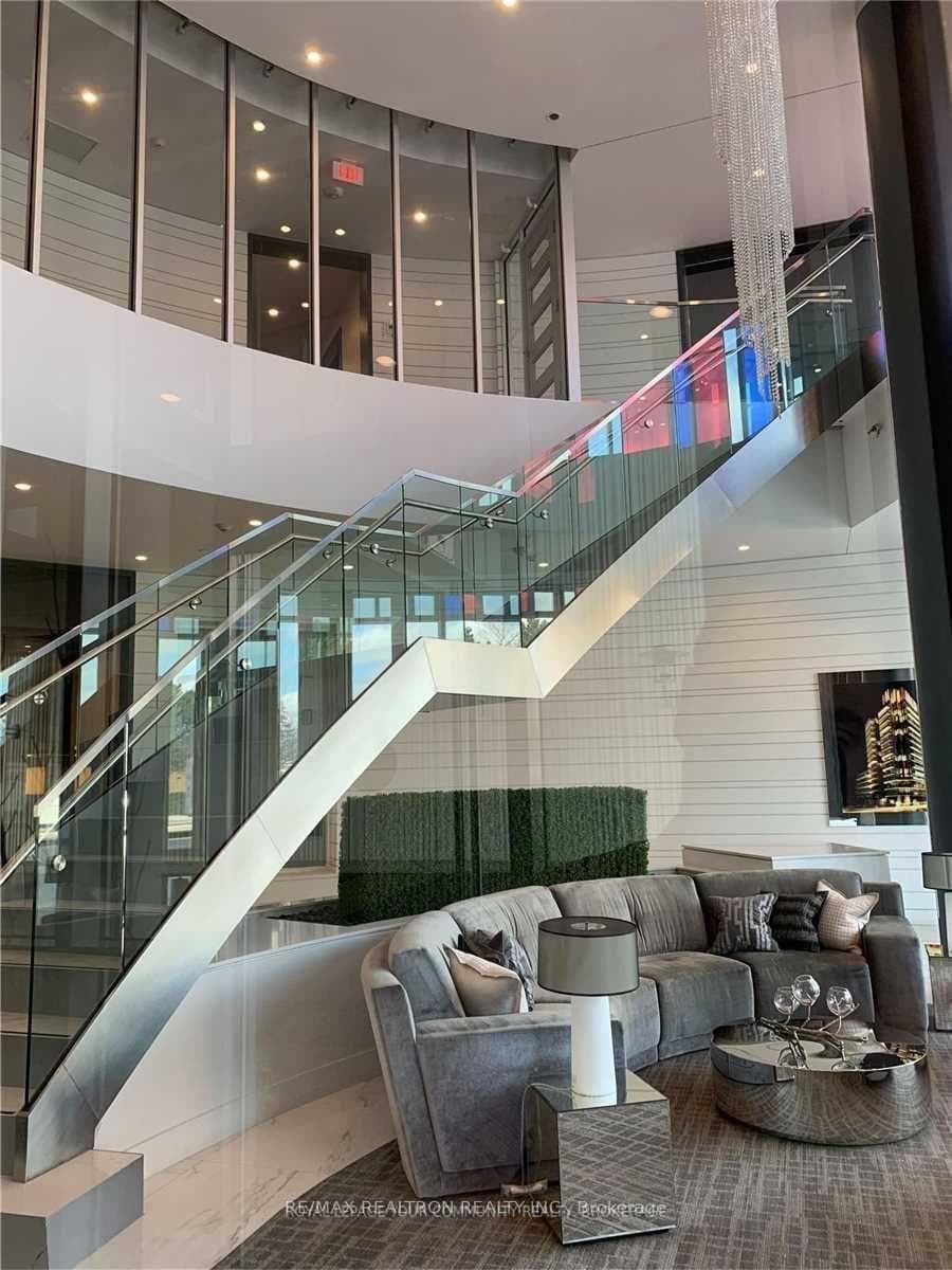 9471 Yonge Street Unit 1511 photo 11