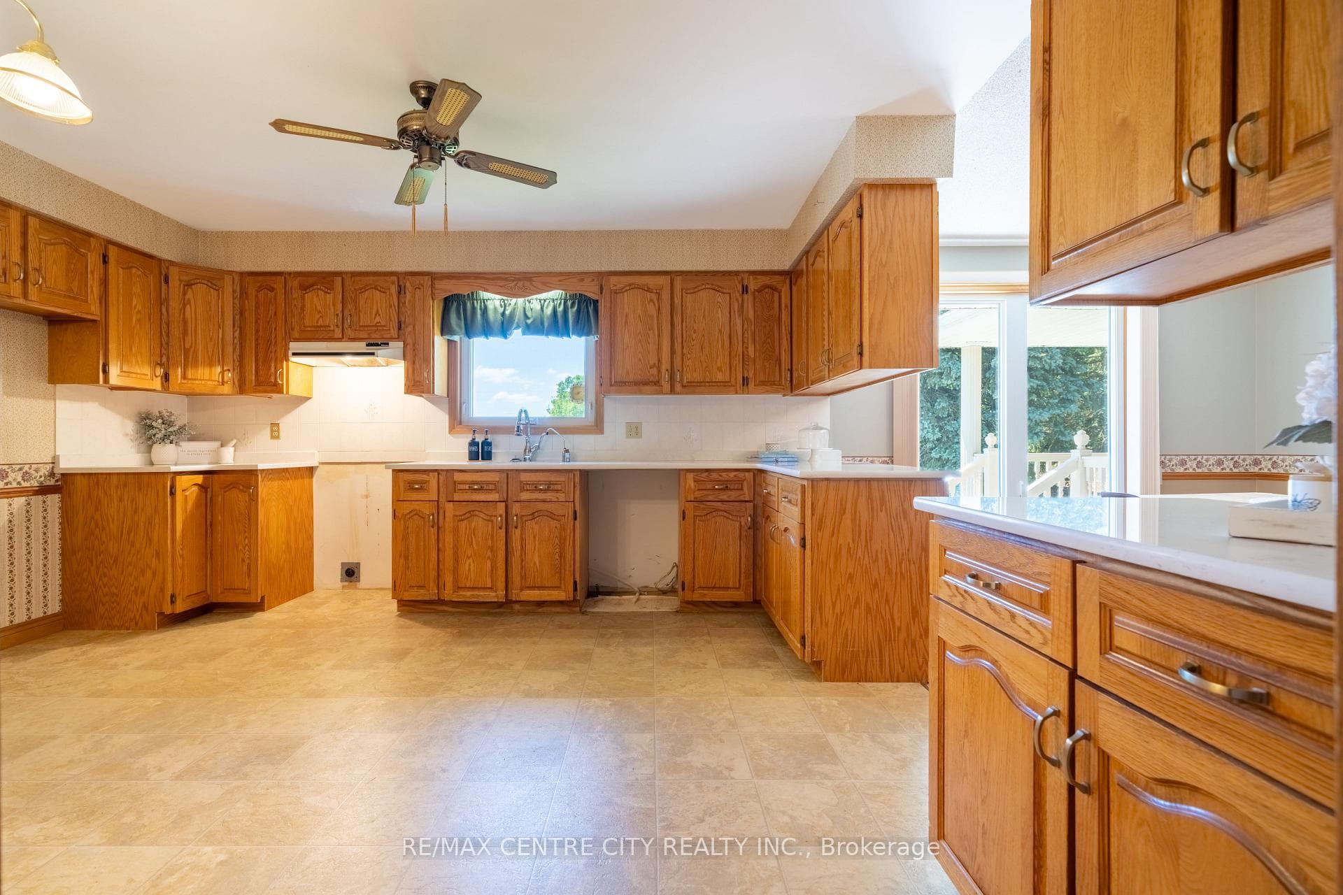 2200 Katesville Drive photo 19