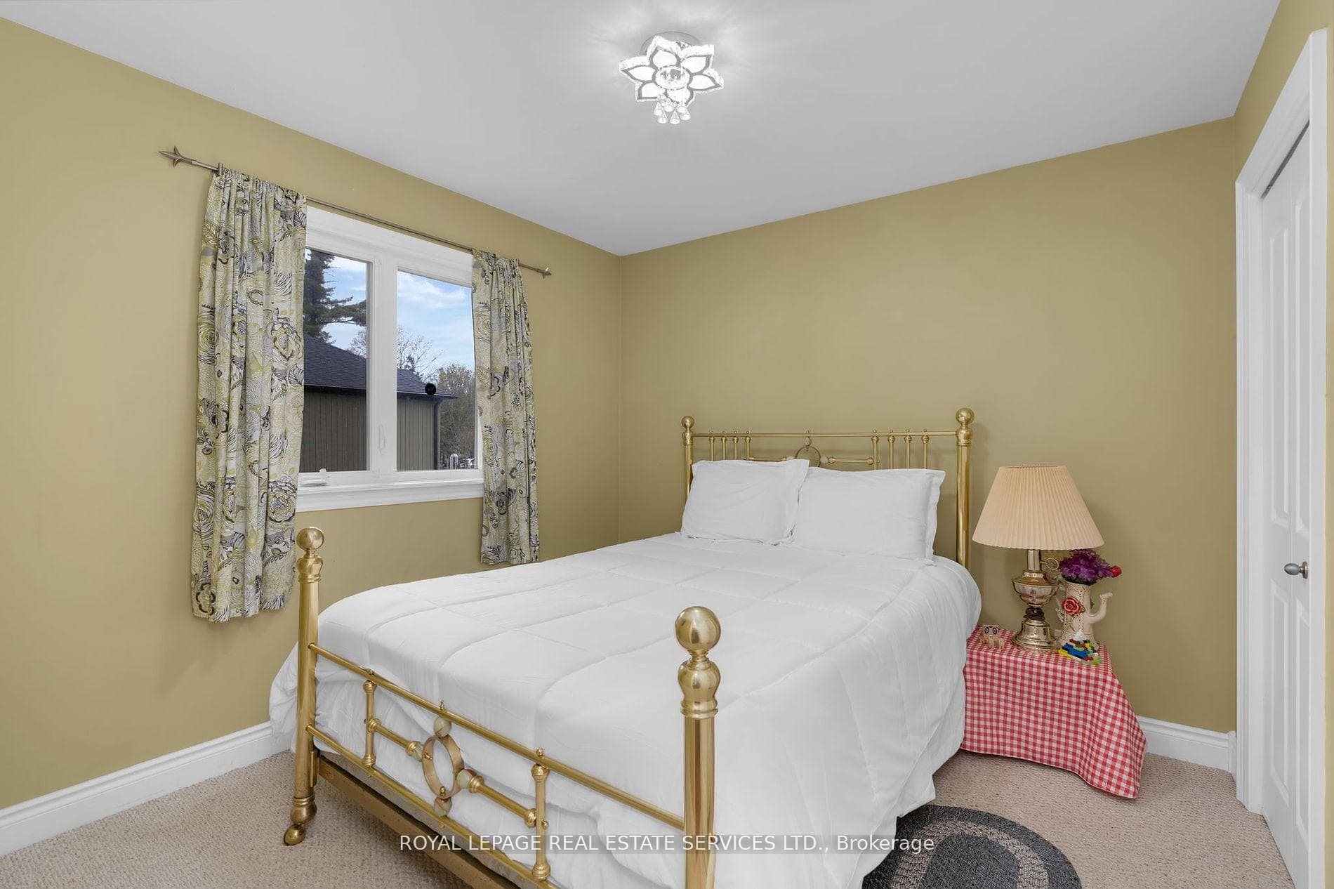 96 46th Street photo 23