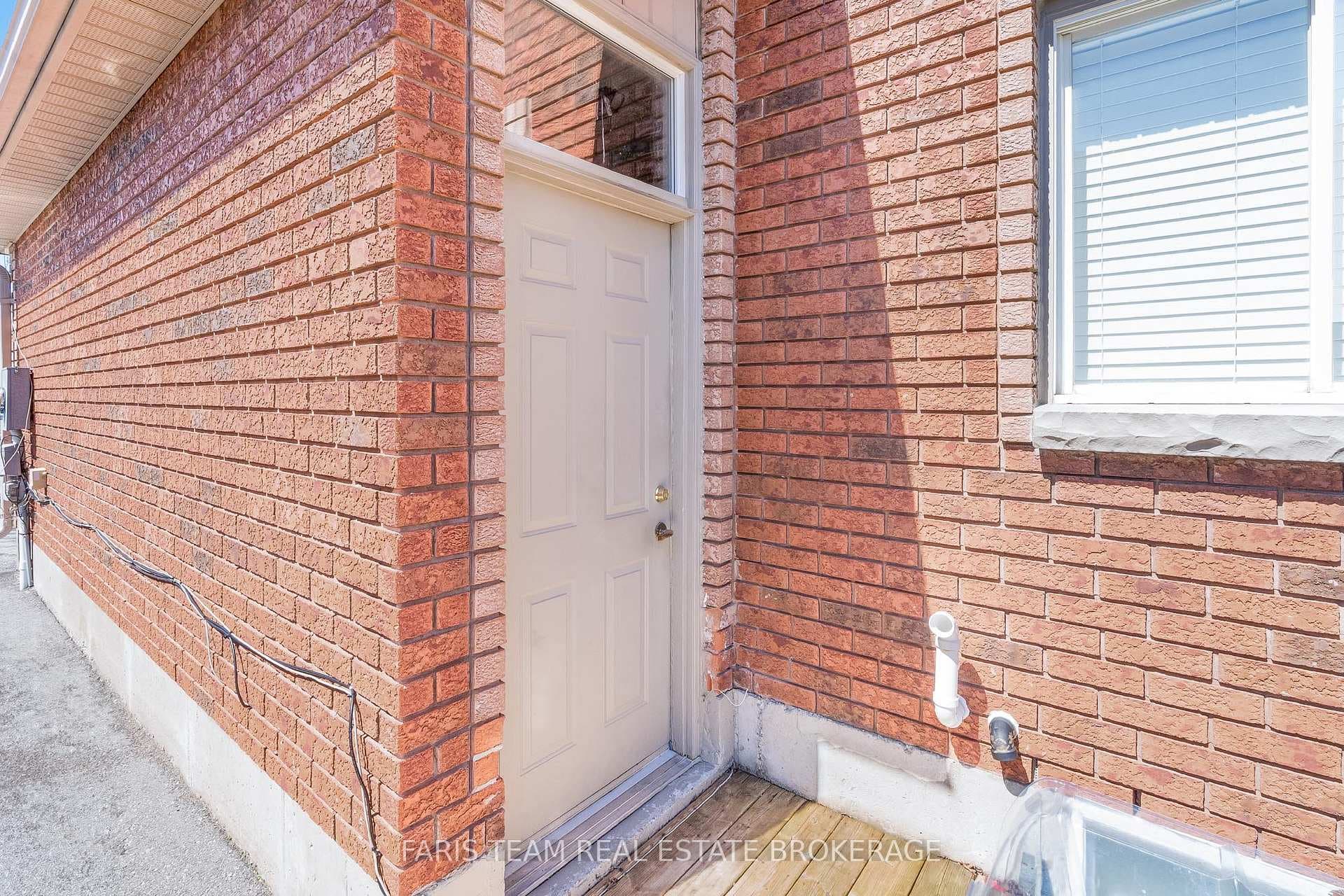409 Anne Street photo 39