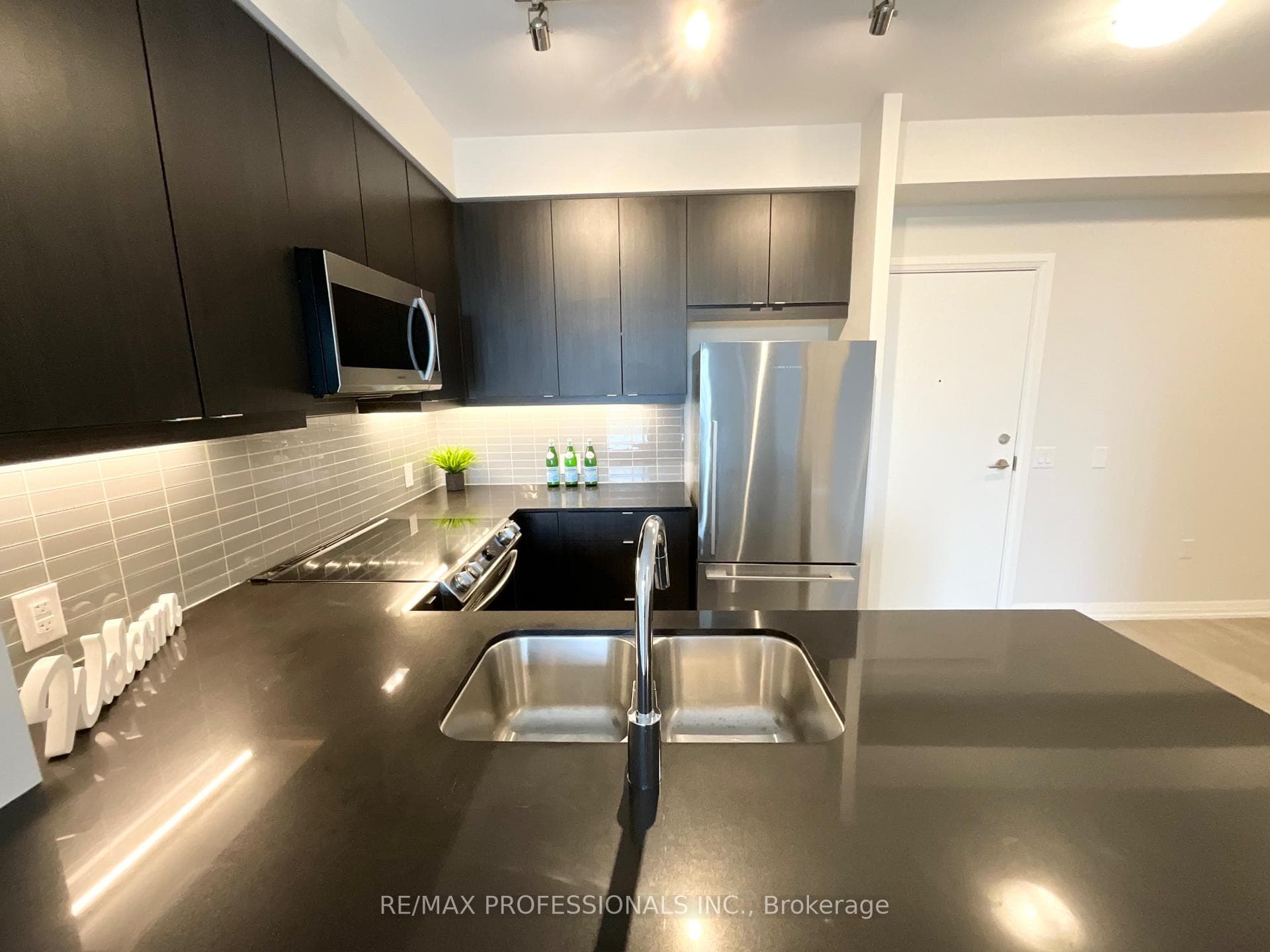 50 Thomas Riley Road Unit 811 photo 10