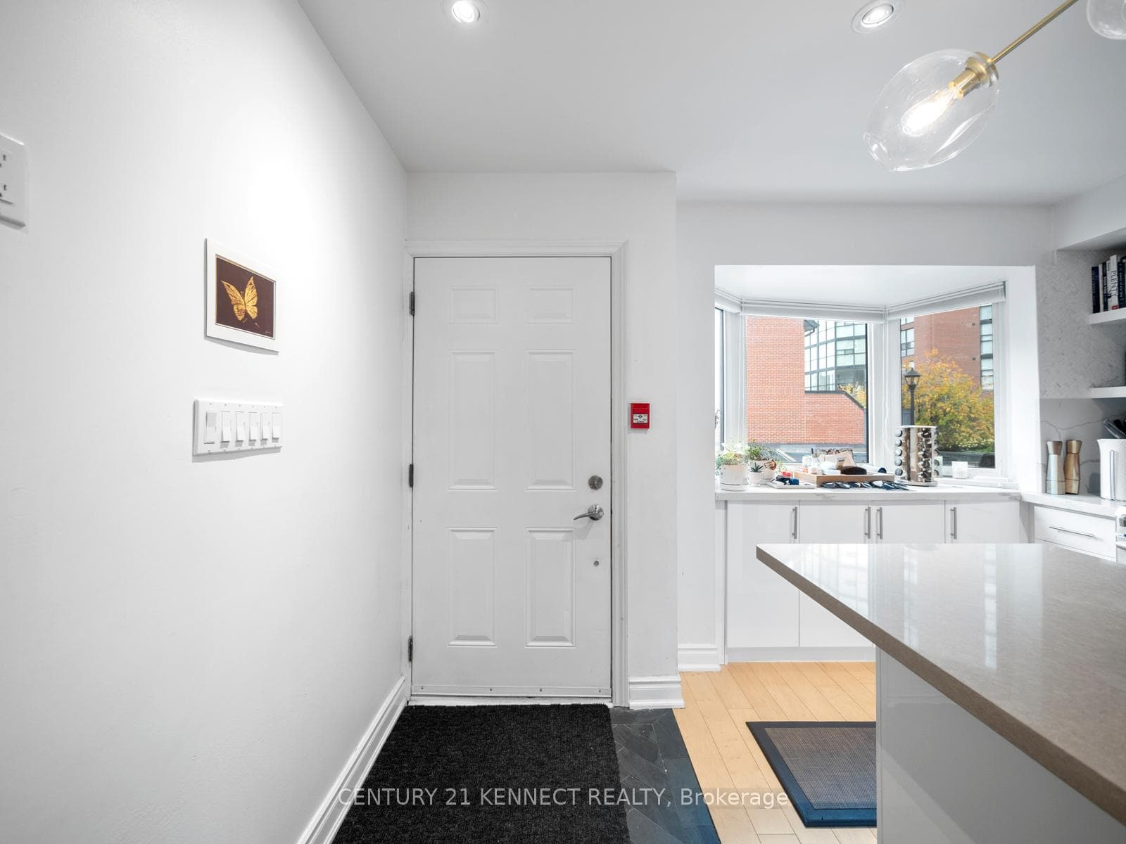 570 Wellington Street Unit 13A photo 2