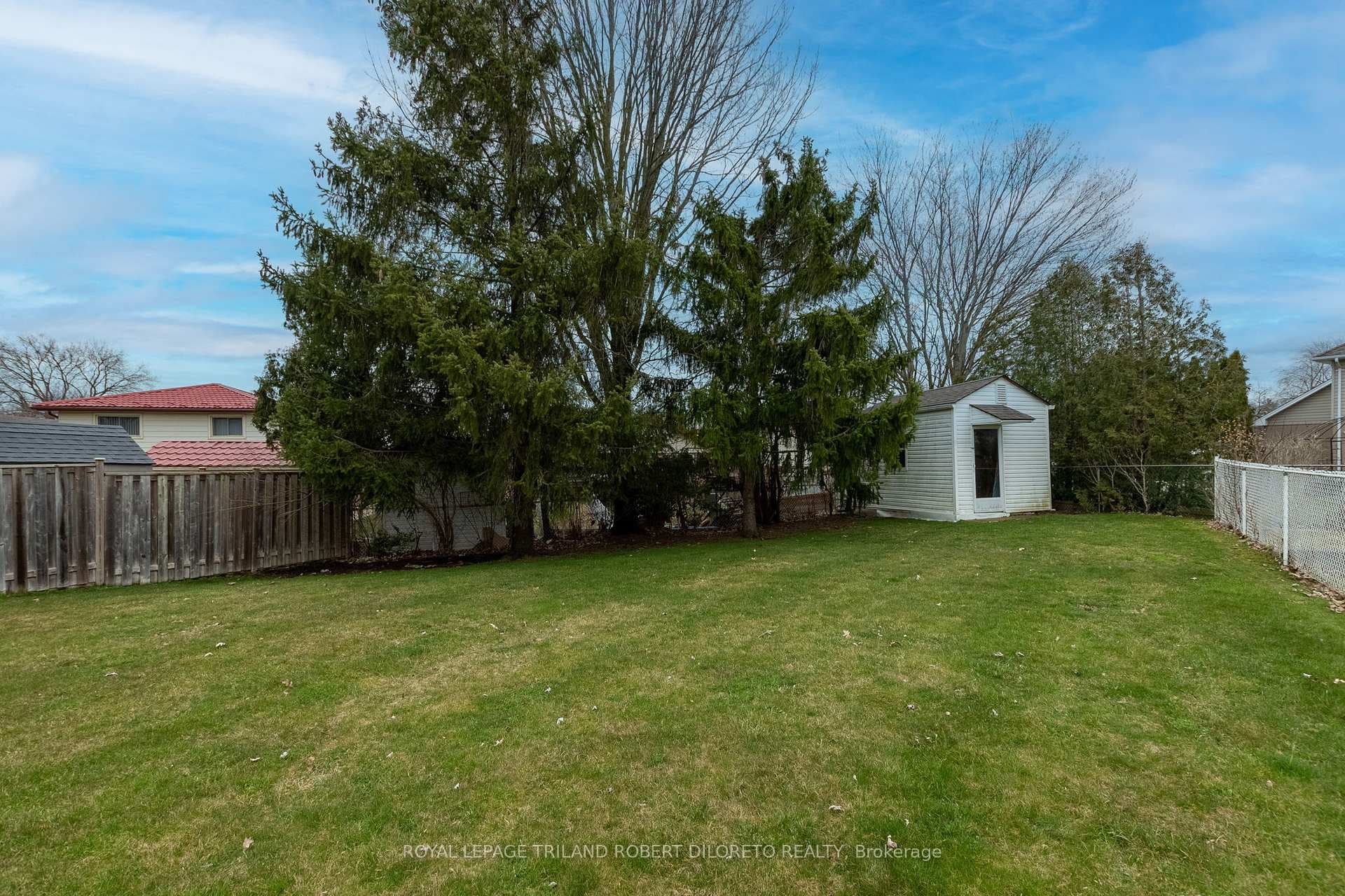 63 Roundhill Court photo 29