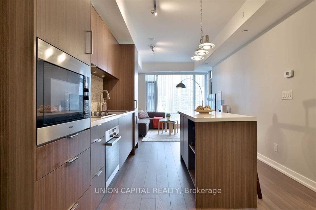 21 Widmer Street Unit 1807 photo 4