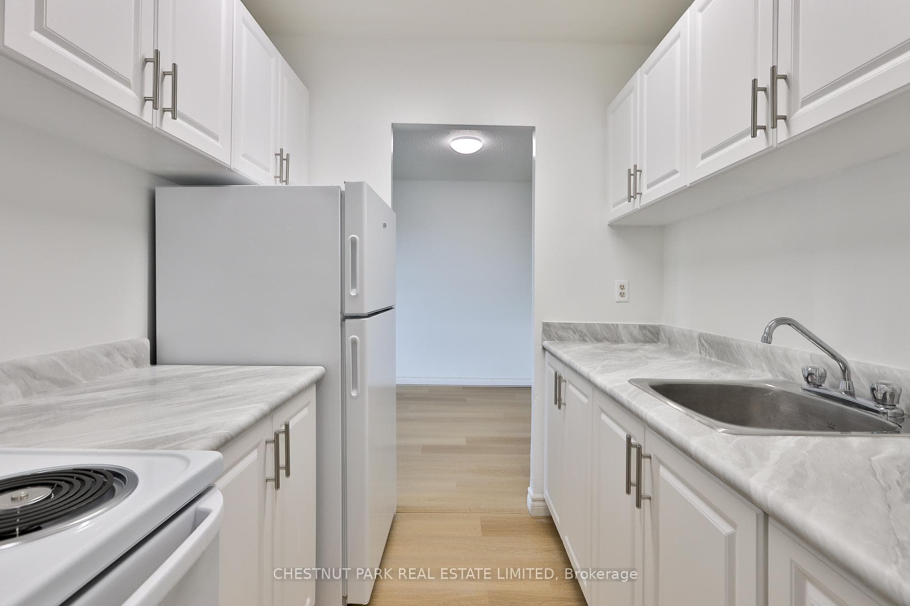 888 Glen Street Unit 507 photo 4