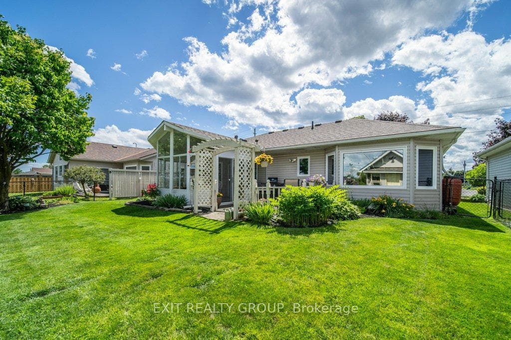 53 Applewood Drive photo 31