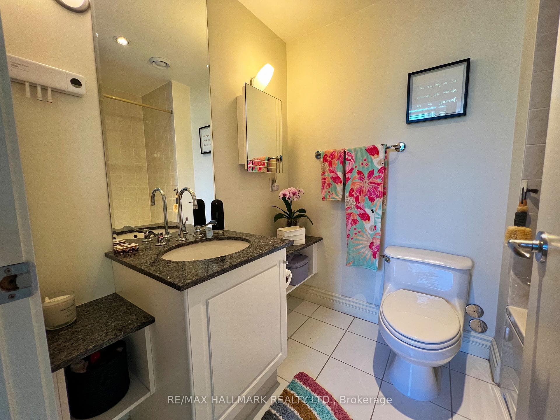 500 Queens Quay Unit 410W photo 23