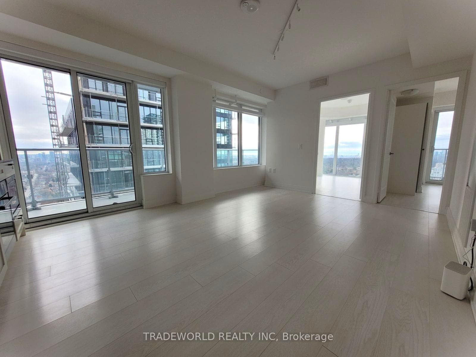 195 Redpath Avenue Unit 3604 photo 4