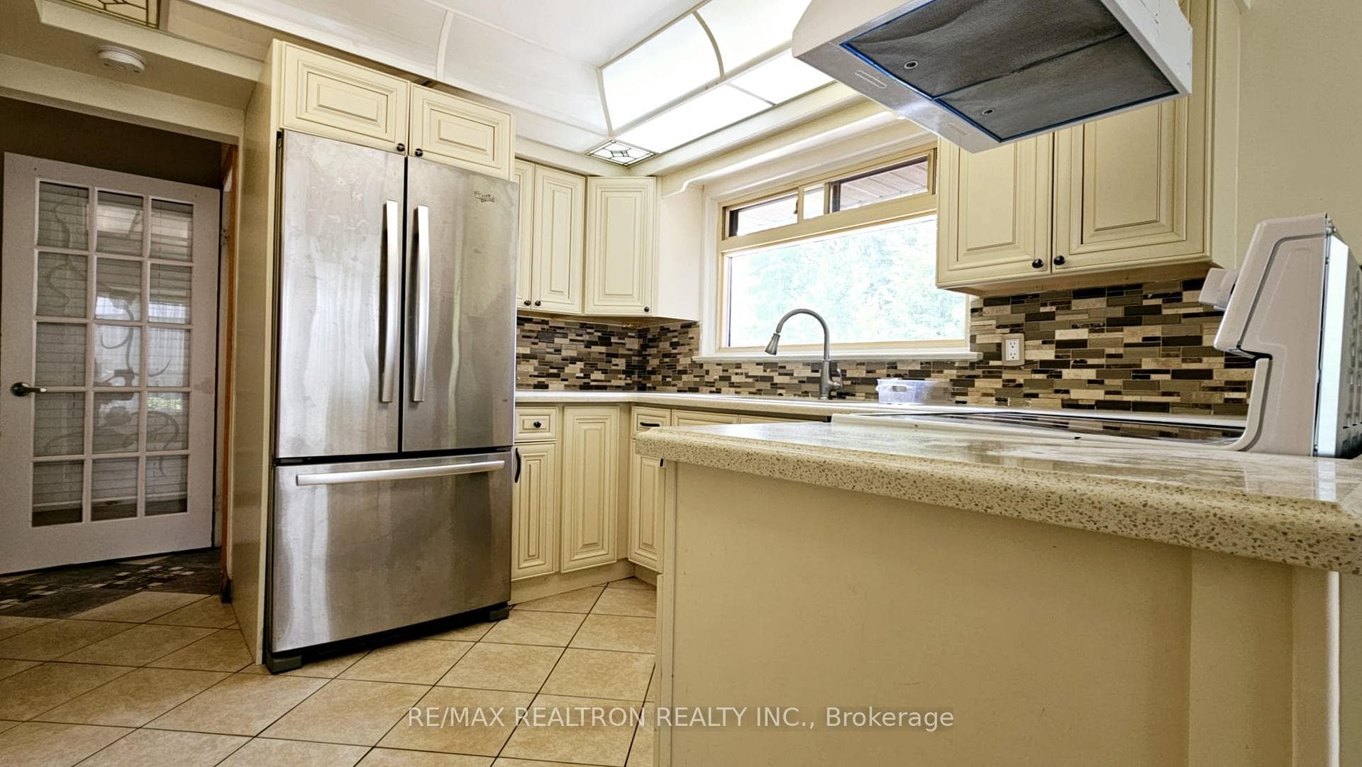 31 Ramona Boulevard photo 5