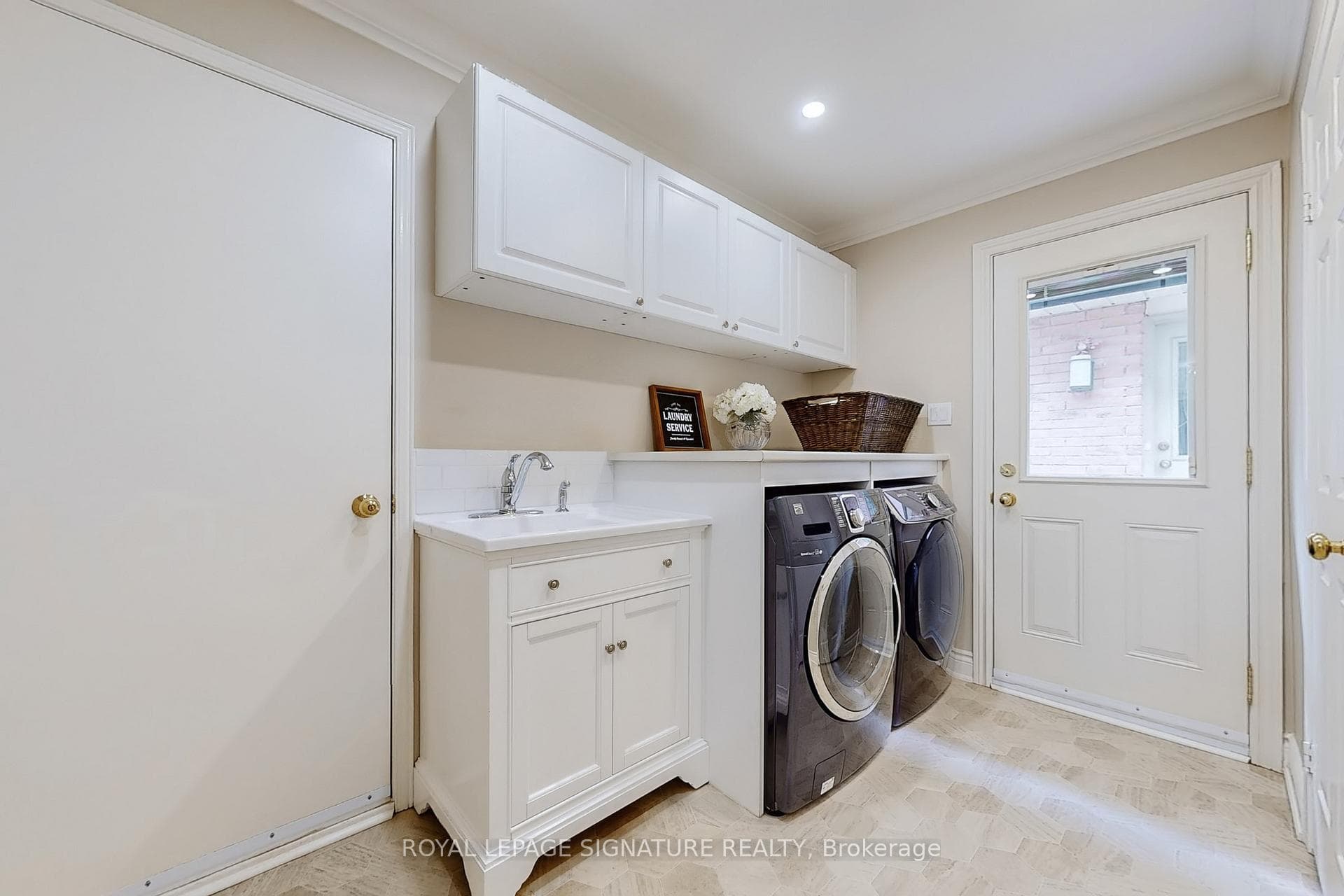 1729 Pengilley Place photo 19