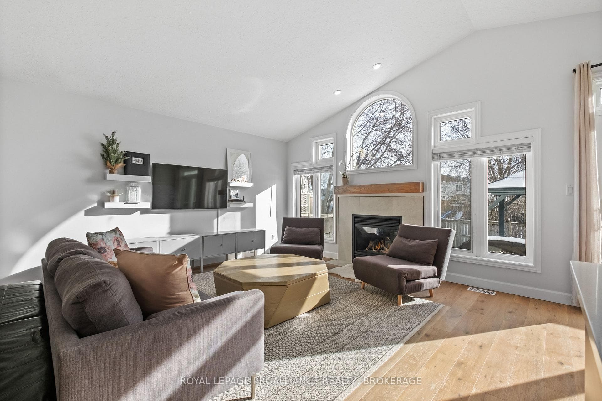 418 Conservatory Drive photo 10