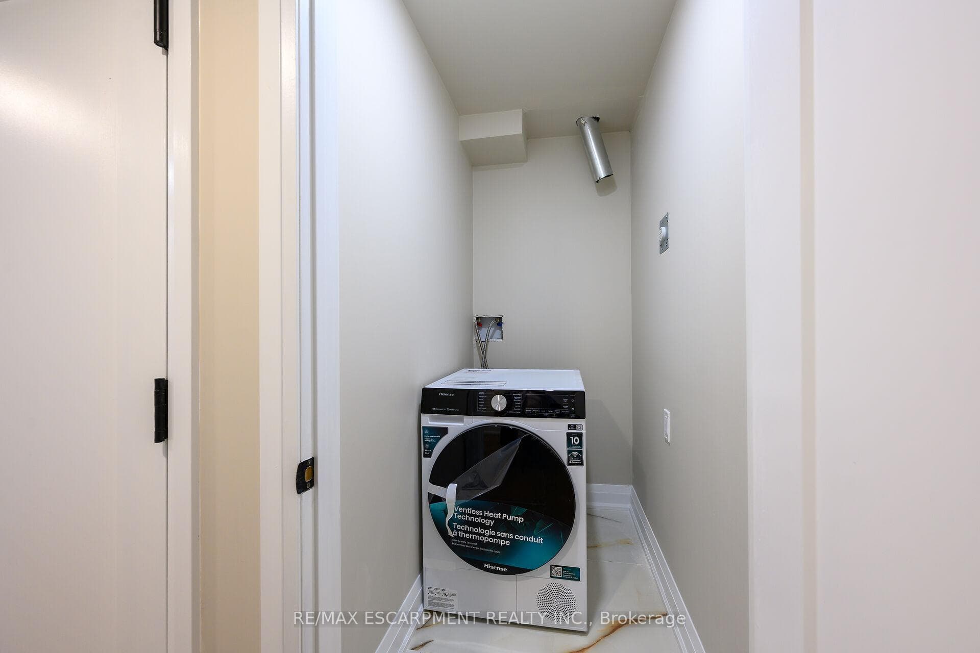 150 Howard Avenue photo 42