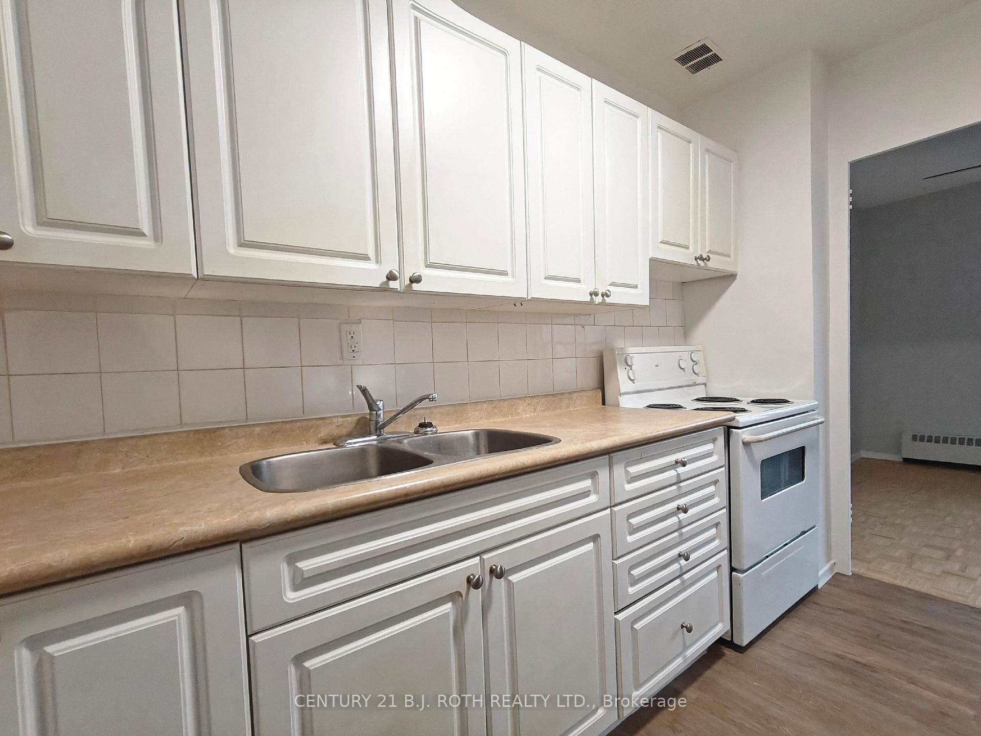37 Peel Street Unit 301 photo 5