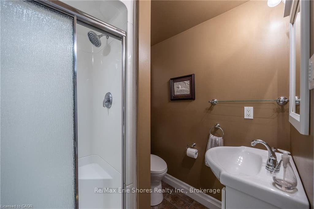1338 Prince Albert Court photo 32