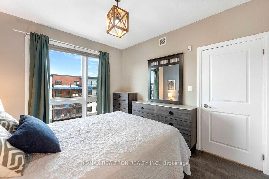 300 Essa Road Unit 603 photo 12