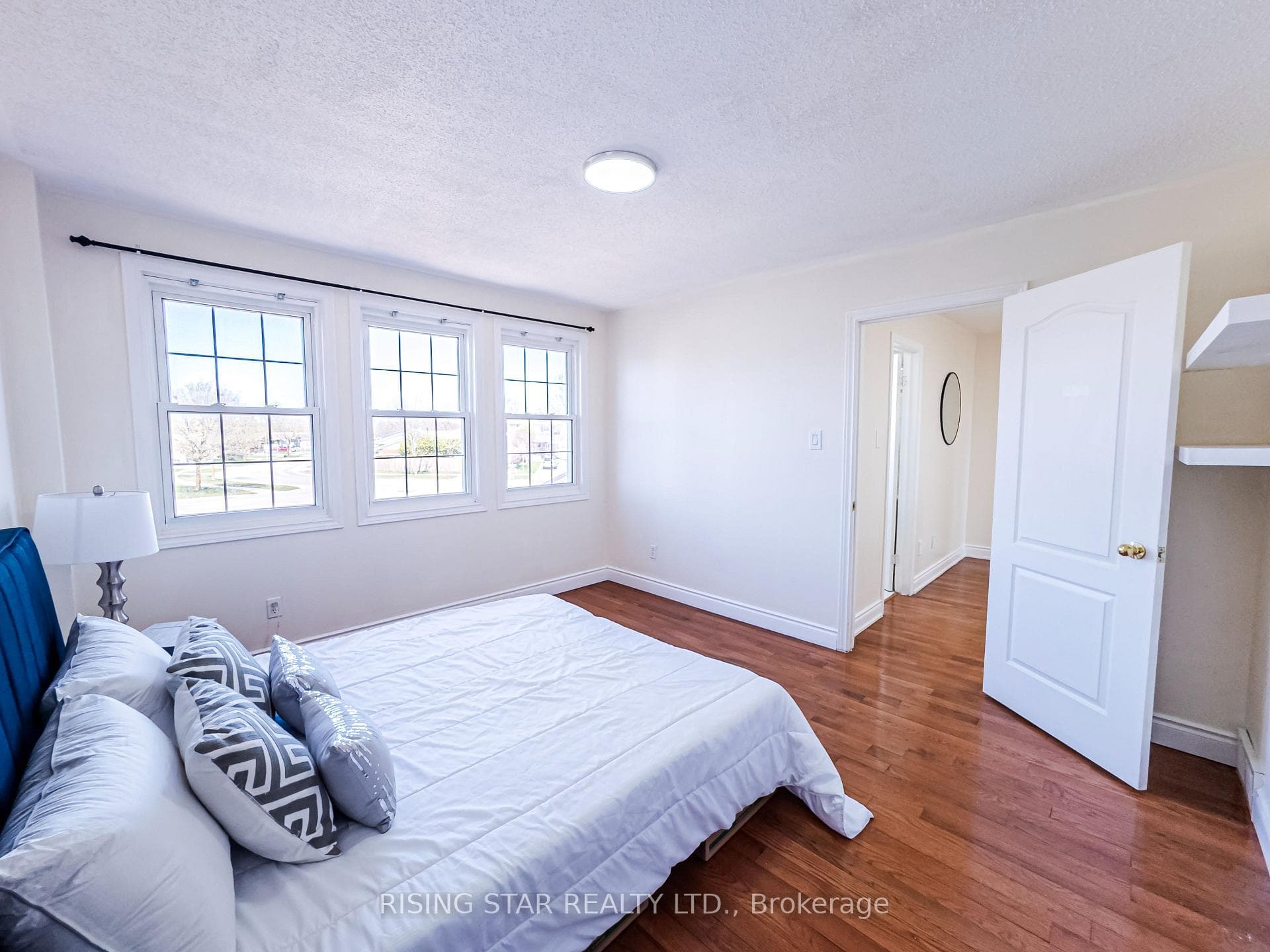 106 Ashbury Court photo 31