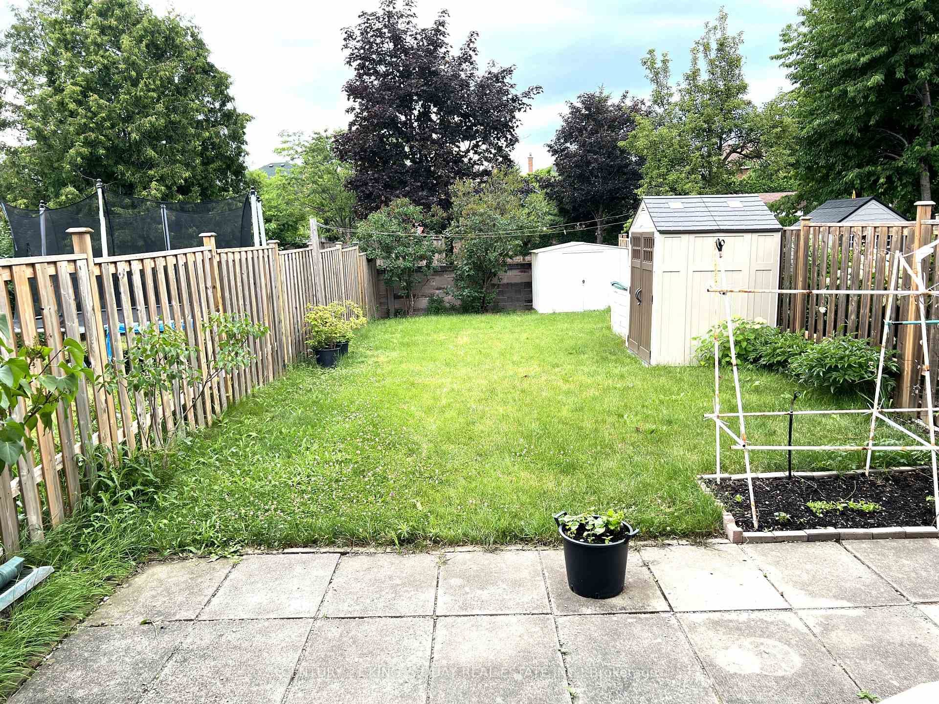 113 Stirling Crescent photo 42
