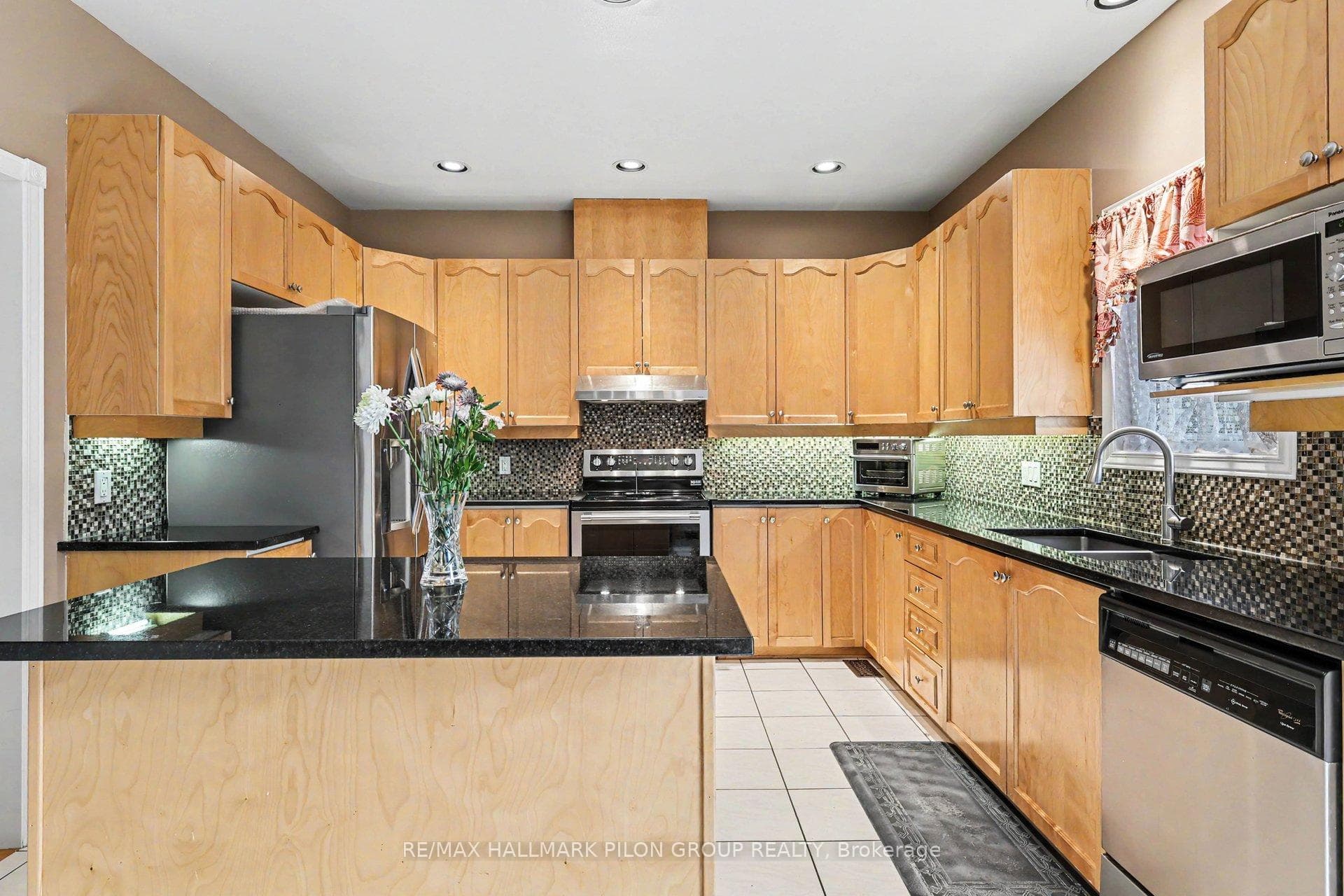 2039 Calico Crescent photo 3