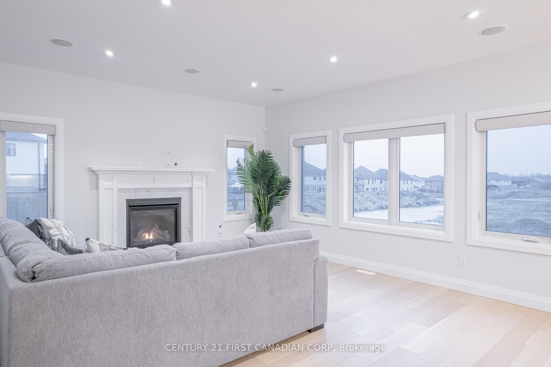 828 Kleinburg Drive Unit Upper photo 16