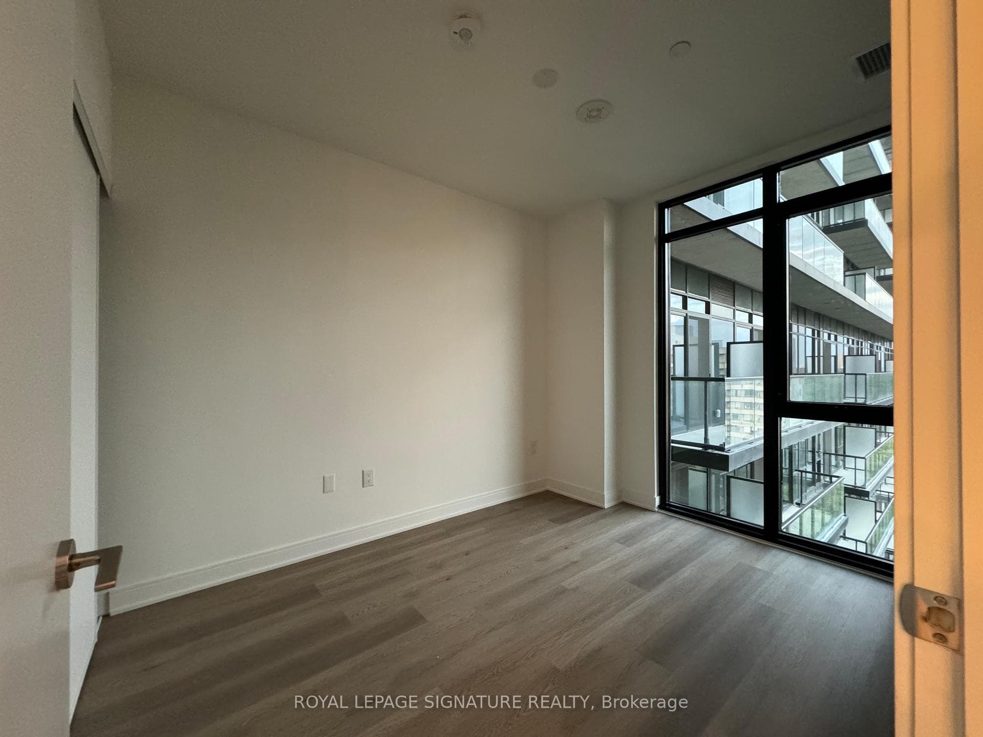 86 Dundas Street Unit 701 photo 12