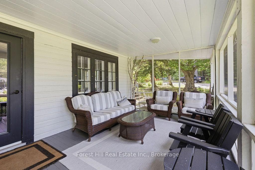 Main Lodge Screened Porch