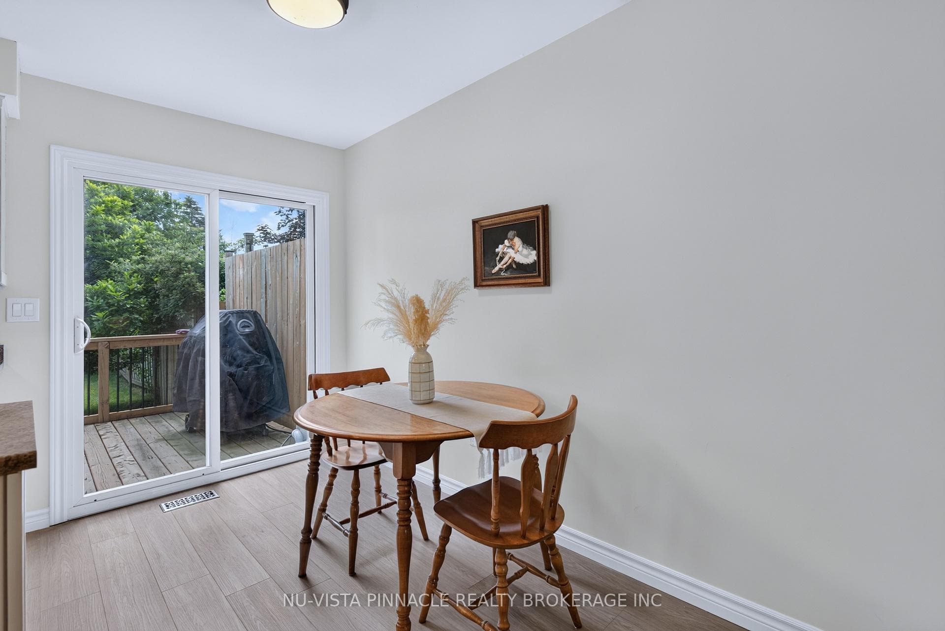 28 Edgemere Crescent photo 11