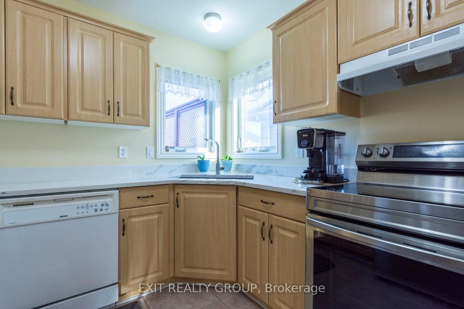 55 Elmdale Drive photo 18
