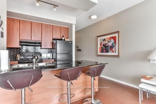 30 Canterbury Place Unit 1805 photo 9