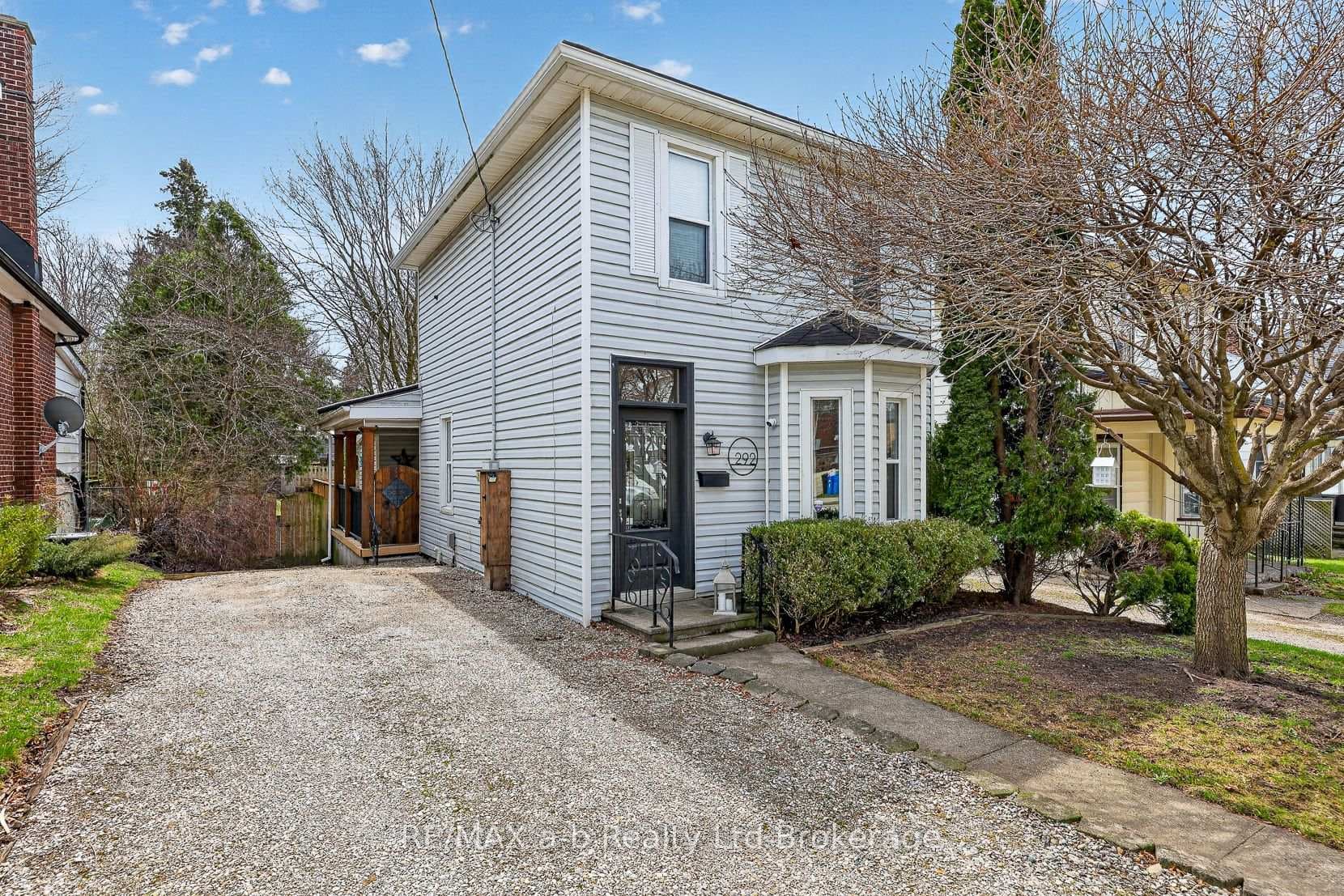 292 Buller Street photo 1