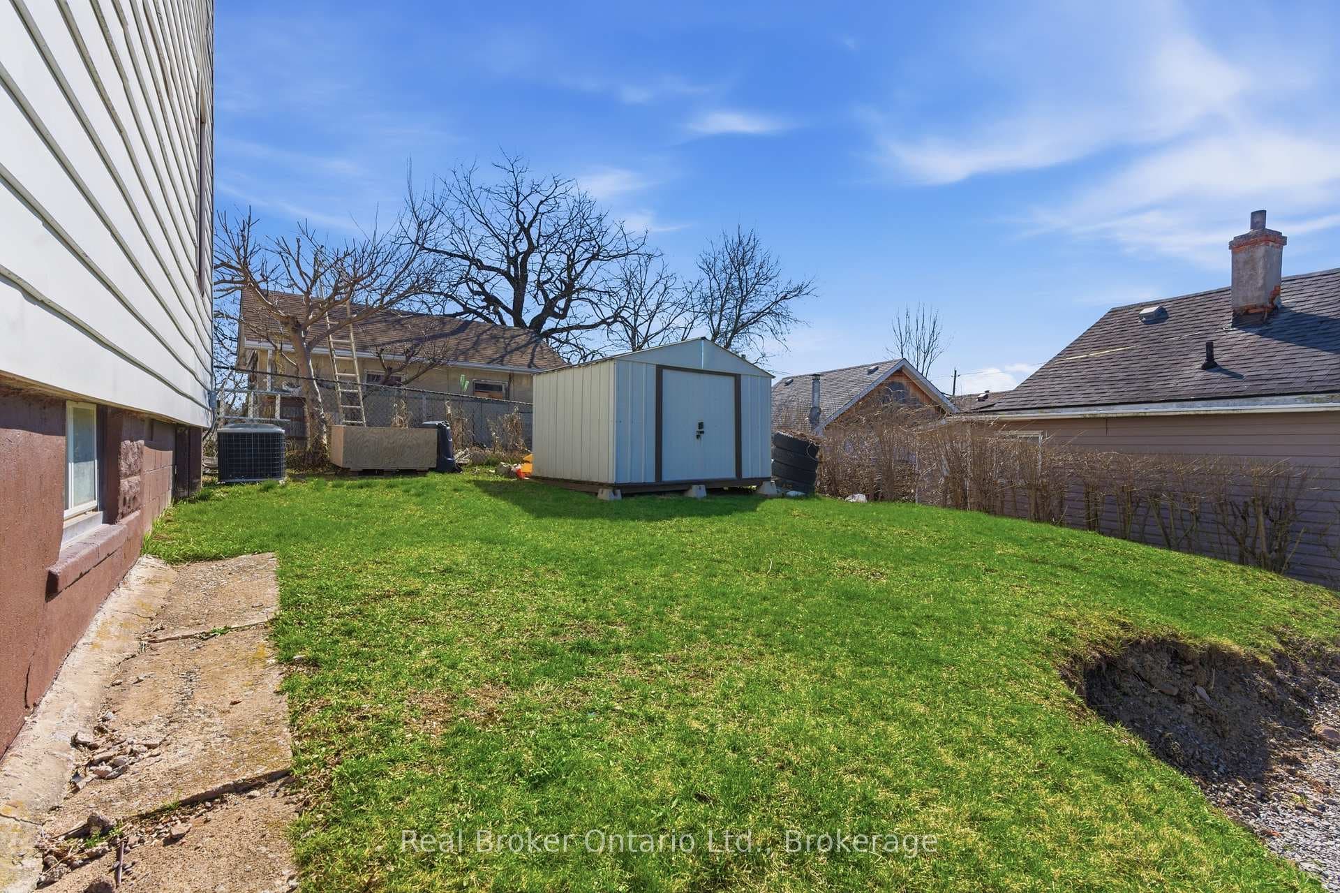 154 Niagara Falls Road photo 35