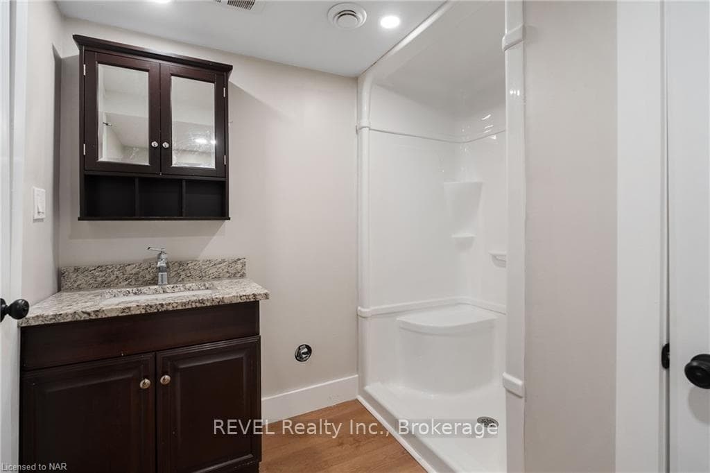 2 Unit 3 pc bath