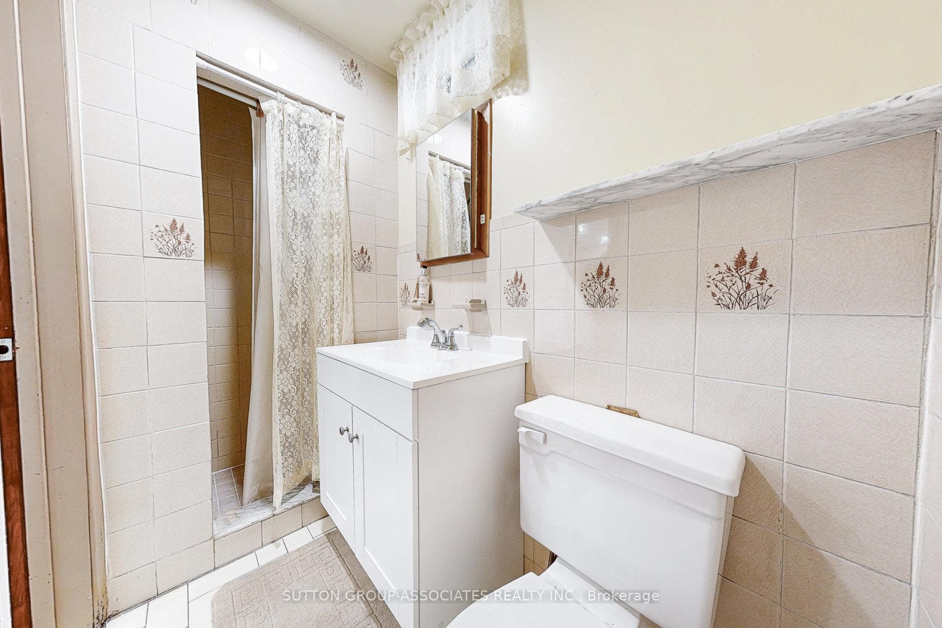 22 Woodenhill Court photo 39