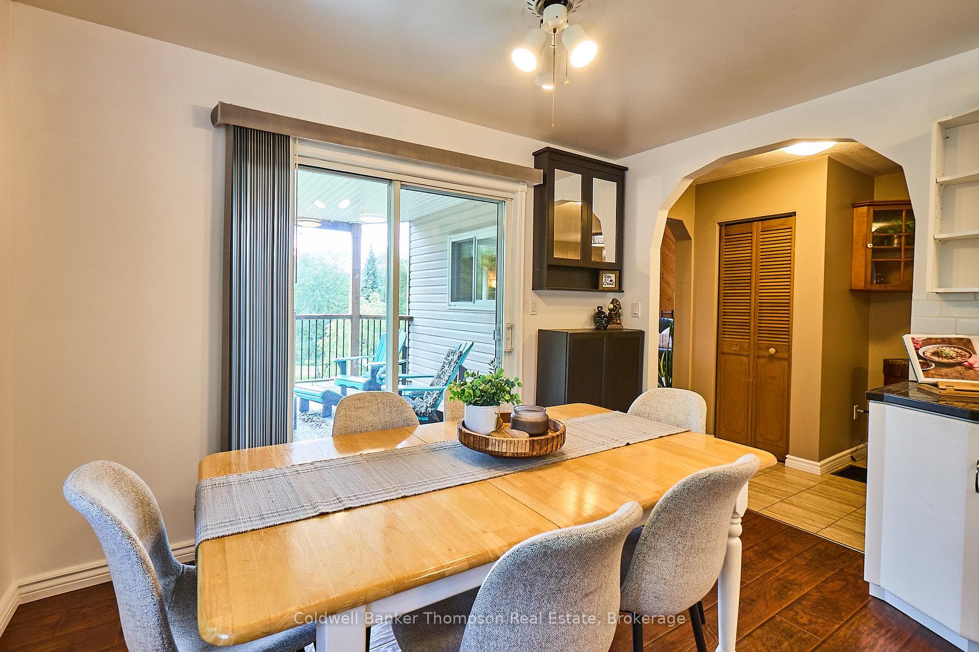 550 Valley View Road photo 8