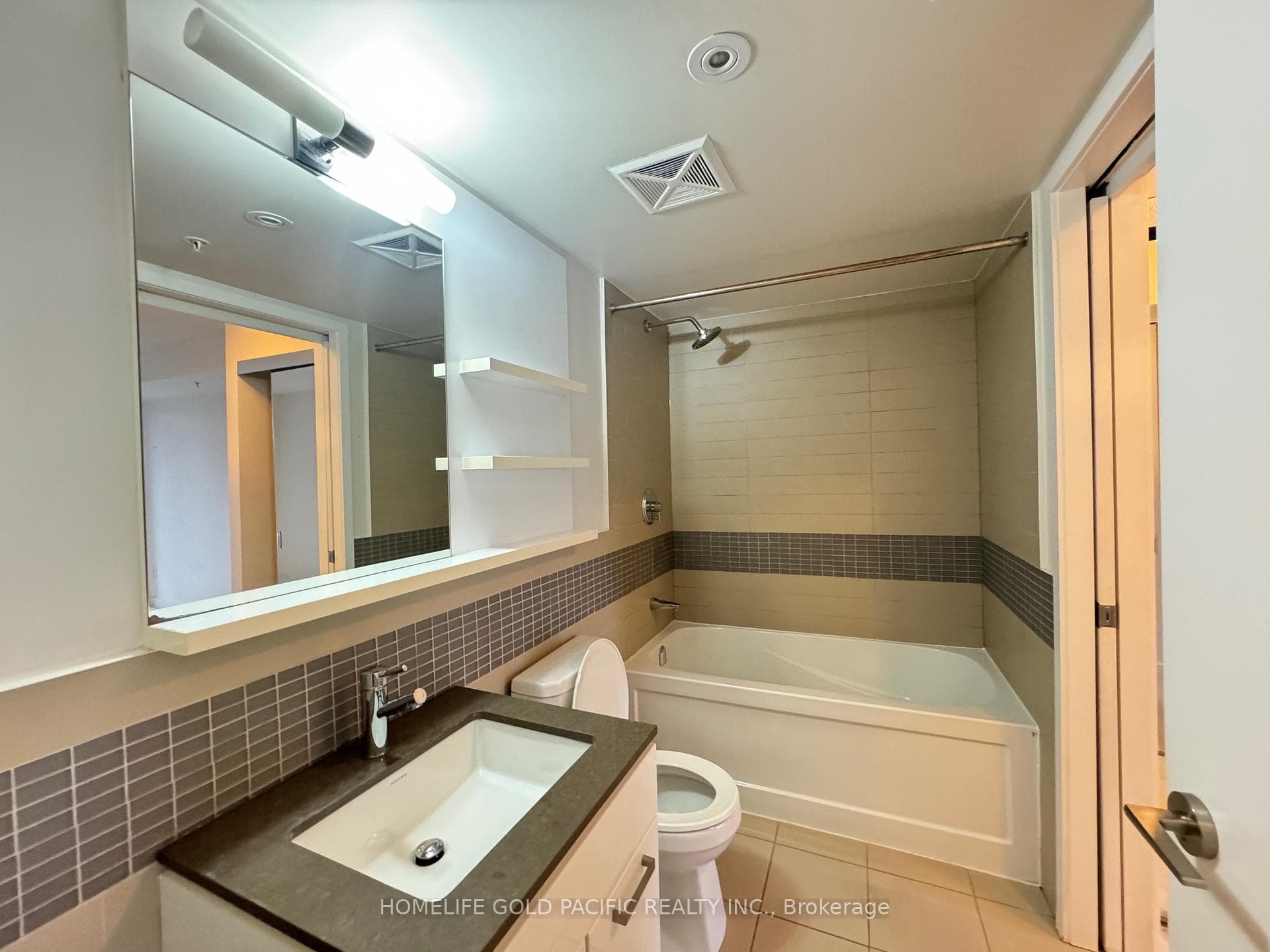 295 Adelaide Street Unit 403 photo 15