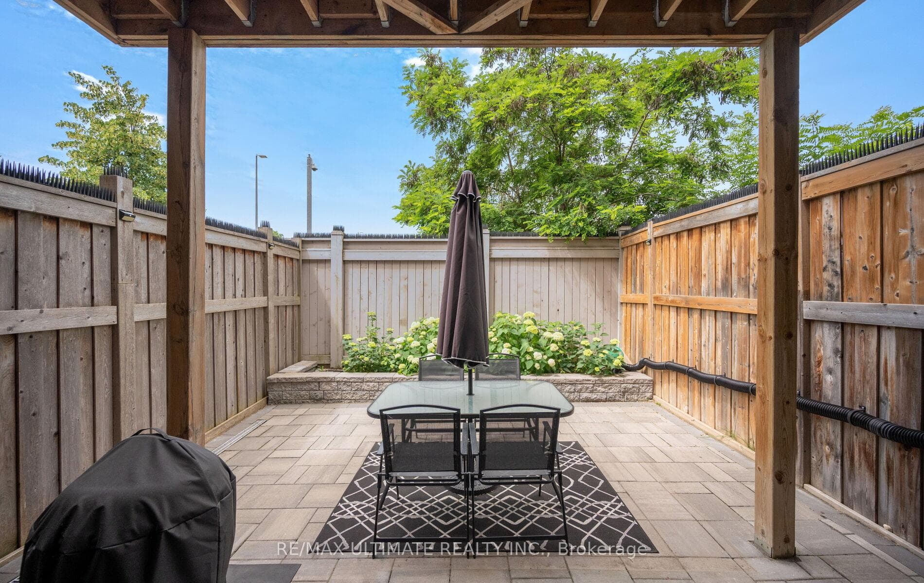 Private backyard with gas bbq hook up