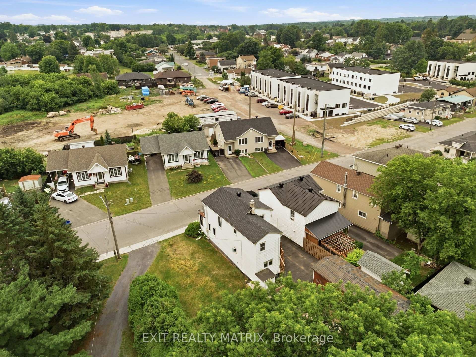 281 Higginson Street photo 37