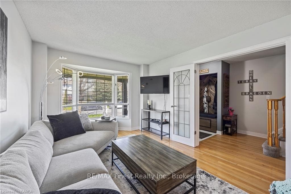 798 DAVIS Drive photo 7