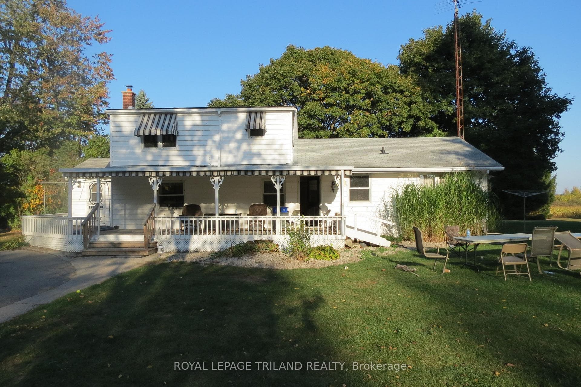 4493 Wonderland Road photo 1