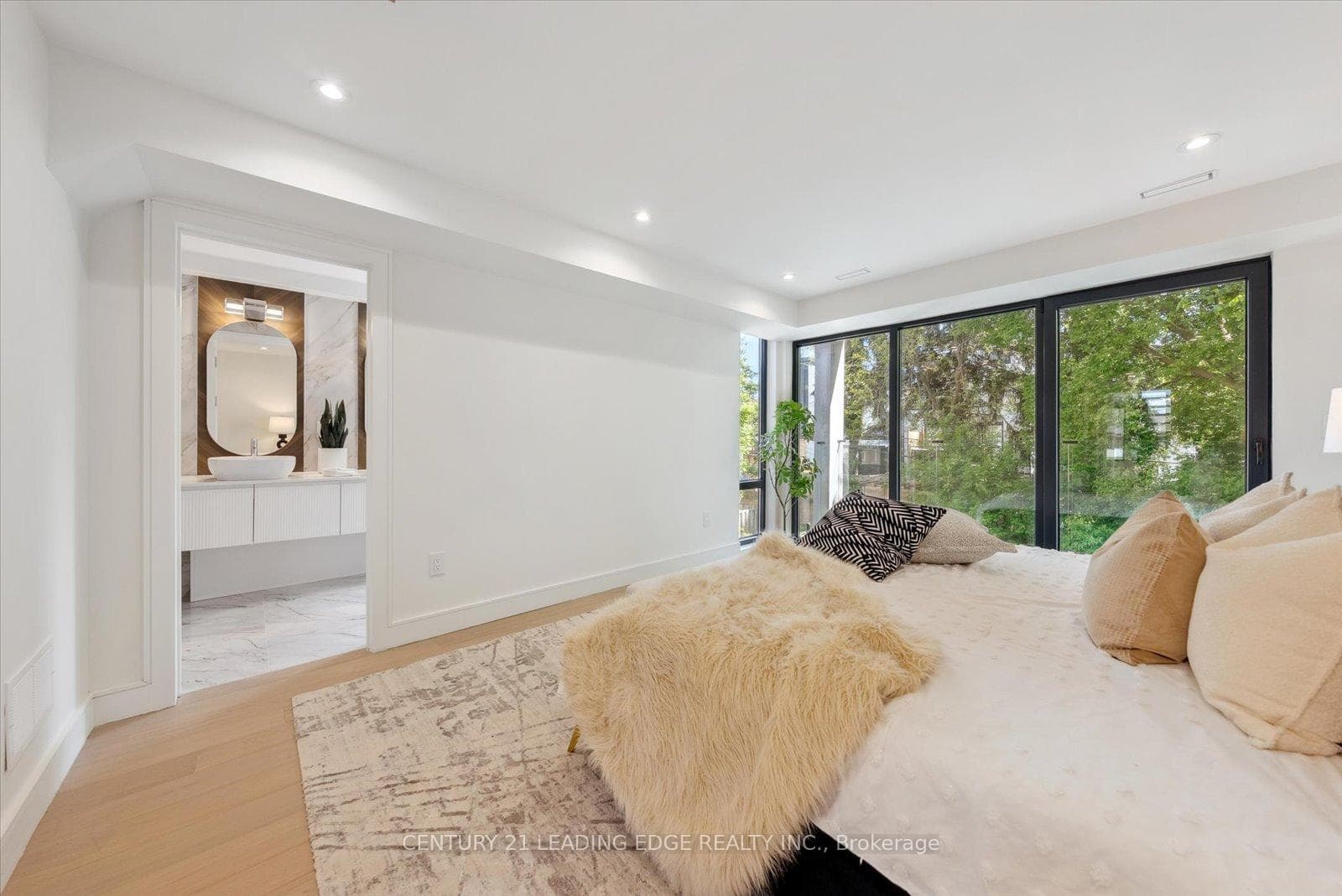 257 Robina Avenue photo 21