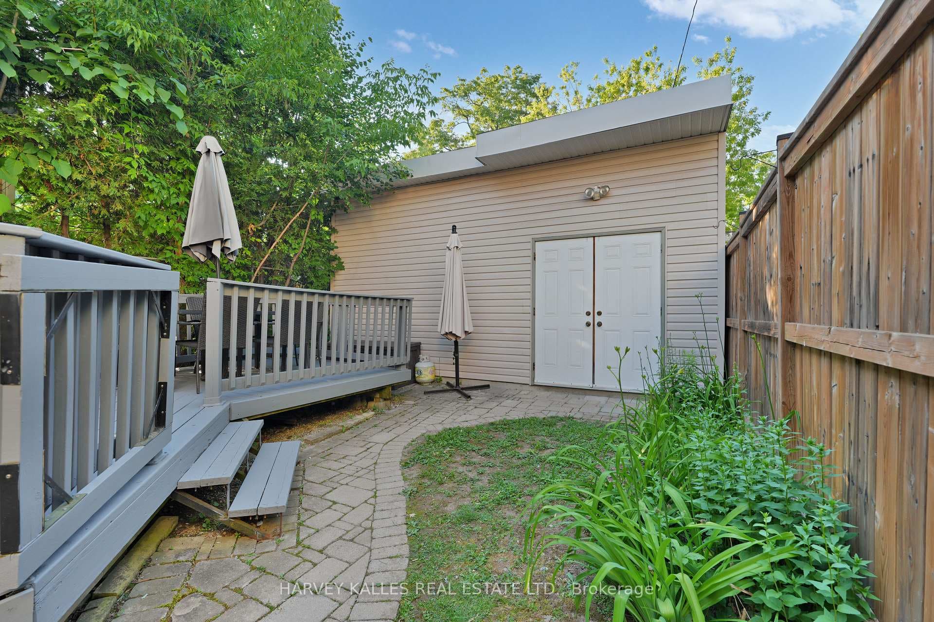 86 Woburn Avenue photo 38