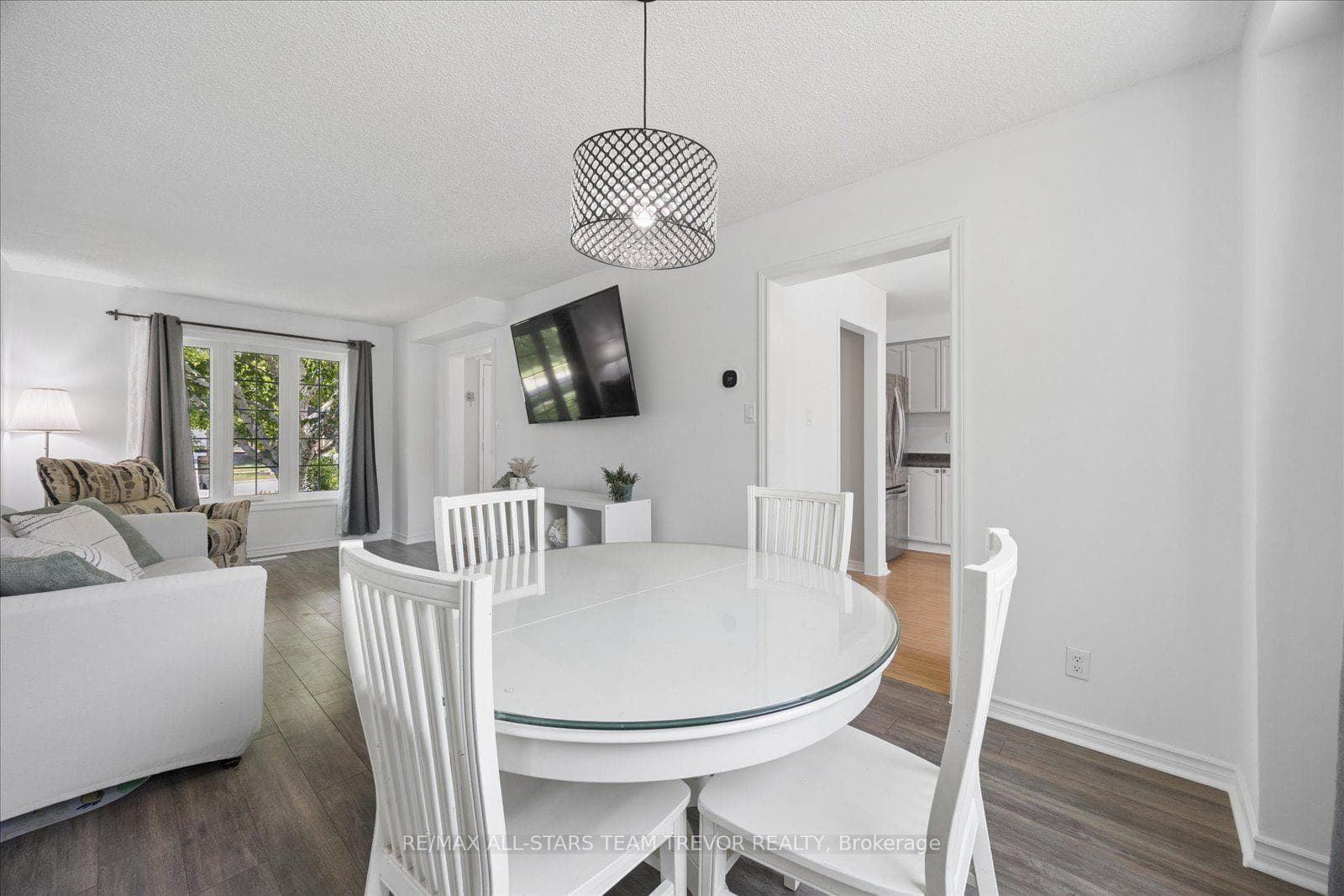 98 Carrick Avenue photo 8