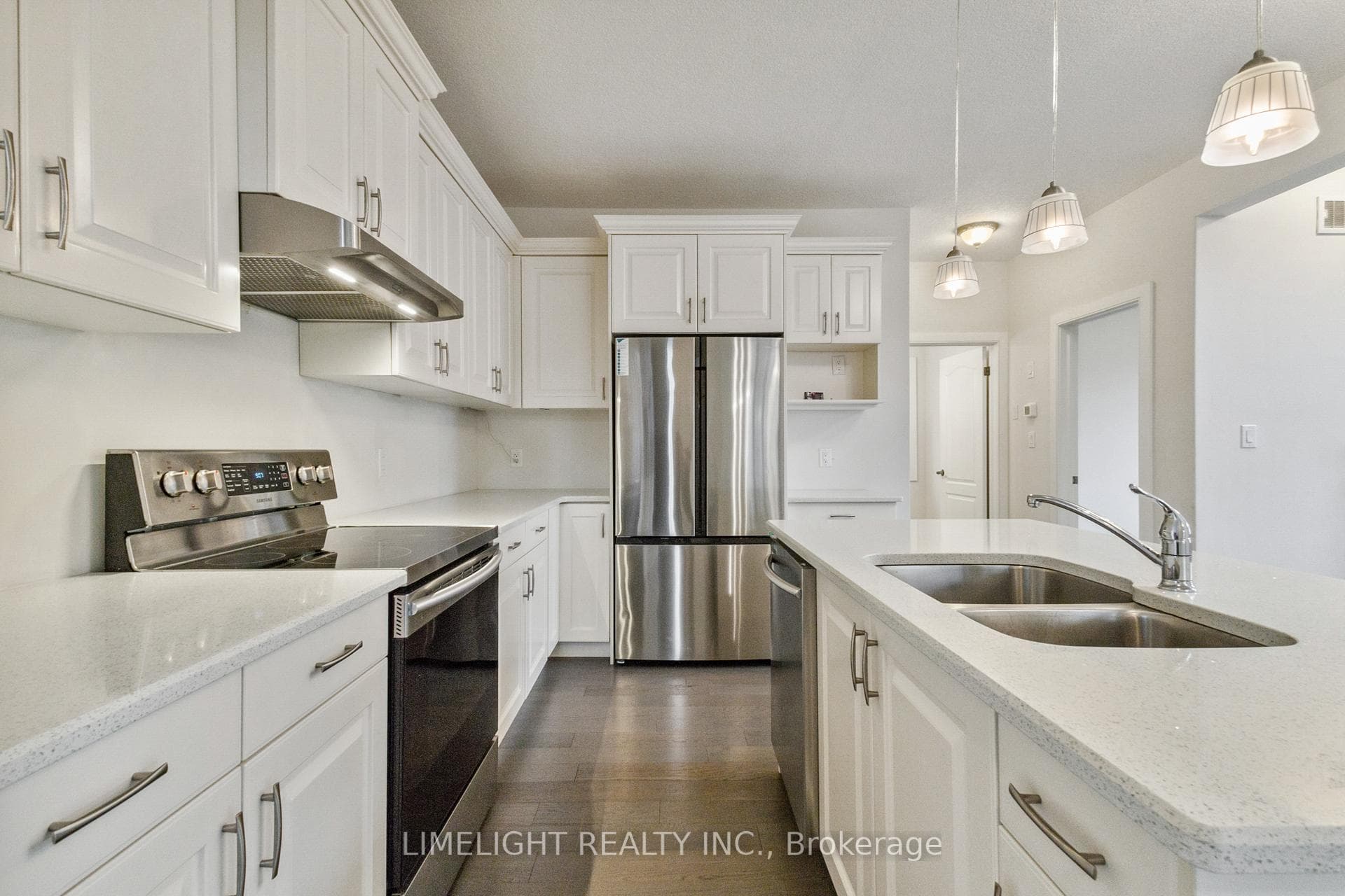 872 Zaifman Circle photo 14