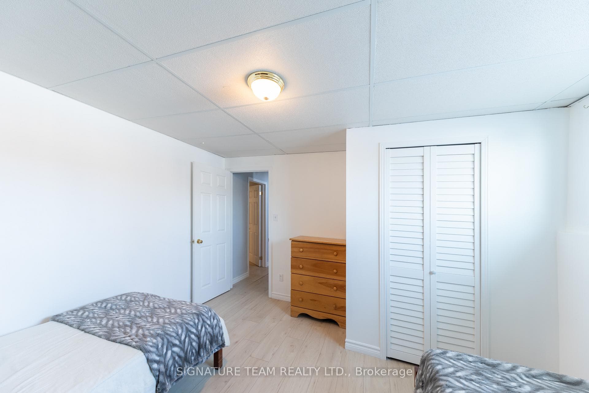384 Morris Street photo 29