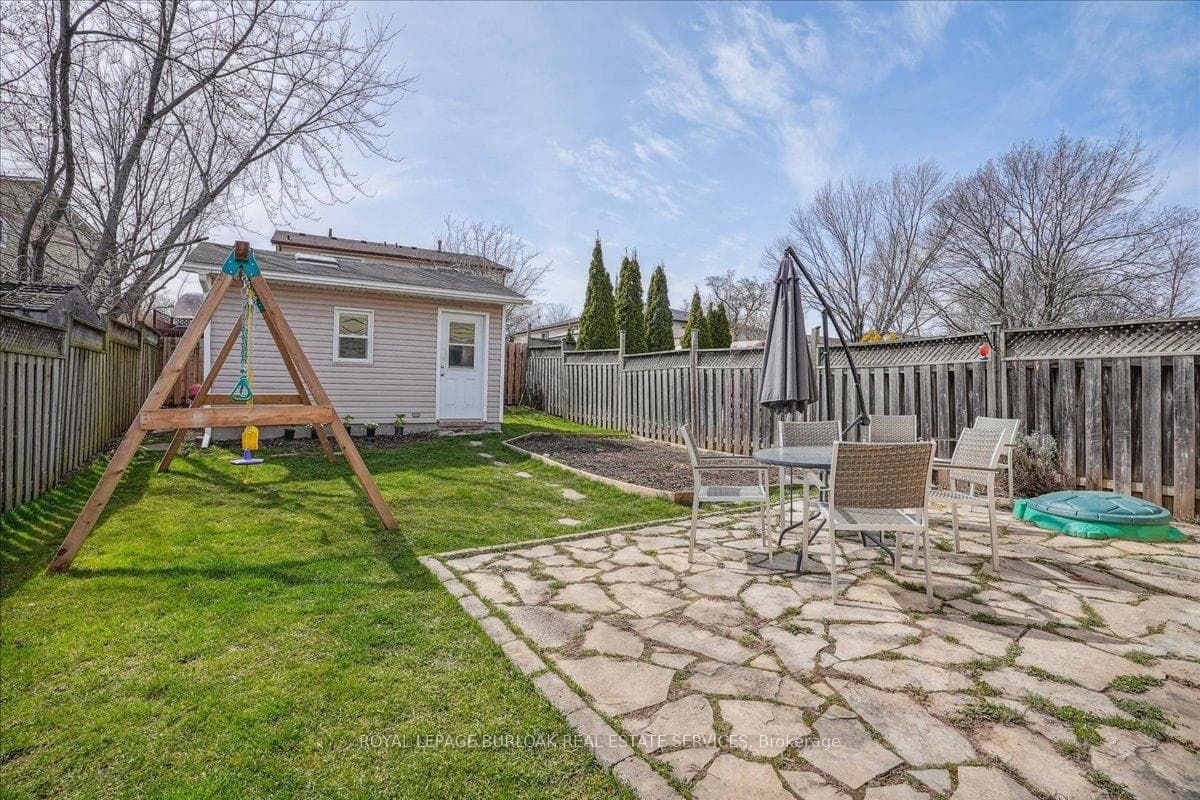 2275 Melissa Crescent photo 29