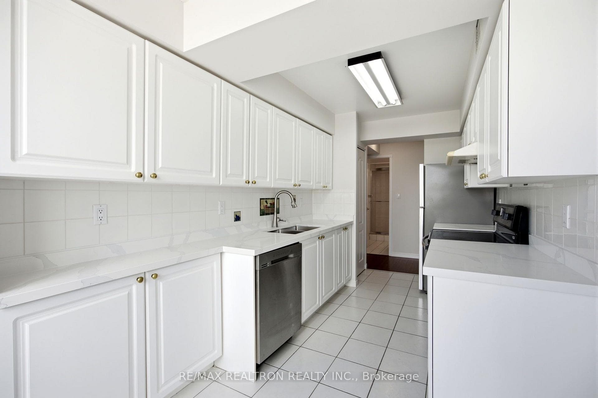 850 Steeles Avenue Unit 1103 photo 12